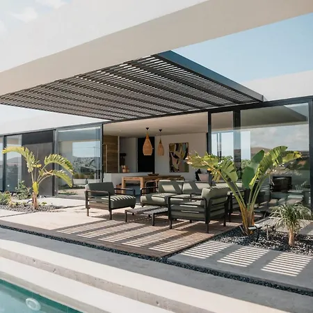 Mango - 3 Bedrooms - Heated Pool Βίλα *