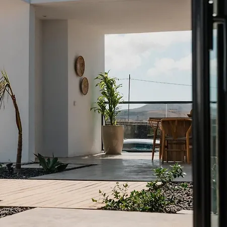 Βίλα Mango - 3 Bedrooms - Heated Pool Lajares