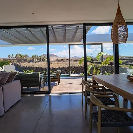 Mango - 3 Bedrooms - Heated Pool Lajares