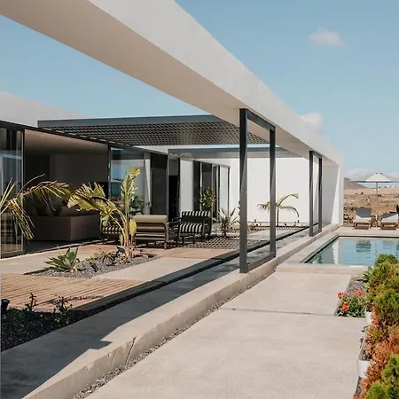 Βίλα Mango - 3 Bedrooms - Heated Pool