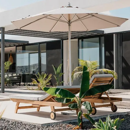 Mango - 3 Bedrooms - Heated Pool Lajares