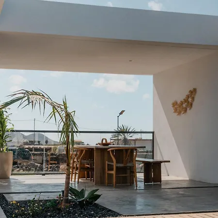 Βίλα Mango - 3 Bedrooms - Heated Pool Lajares