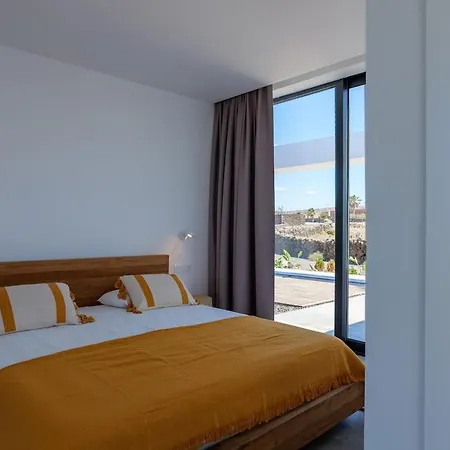 Mango - 3 Bedrooms - Heated Pool Lajares