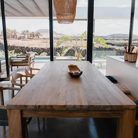 Βίλα Mango - 3 Bedrooms - Heated Pool *