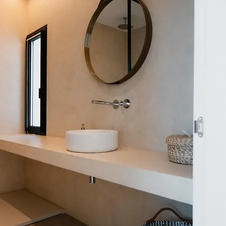 Mango - 3 Bedrooms - Heated Pool *