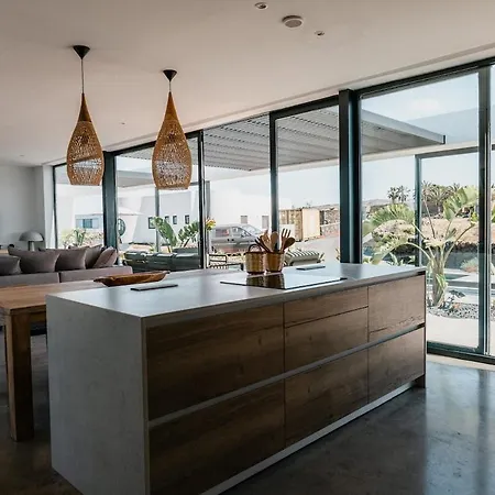 Mango - 3 Bedrooms - Heated Pool