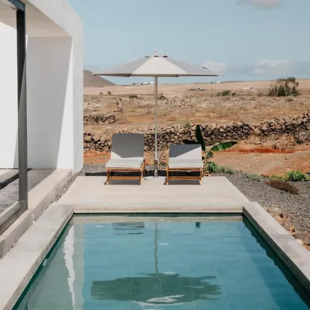 Mango - 3 Bedrooms - Heated Pool Βίλα *