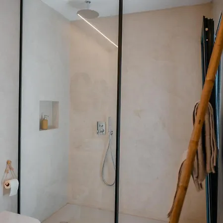 Mango - 3 Bedrooms - Heated Pool